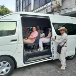 sewa Toyota HiAce Jakarta lepas kunci