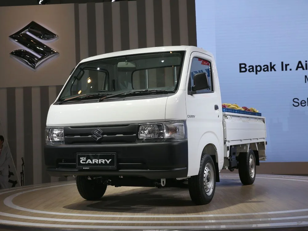 Eksterior Suzuki Carry Minibus