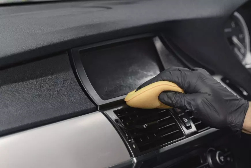 Kabin Mobil terasa lembab