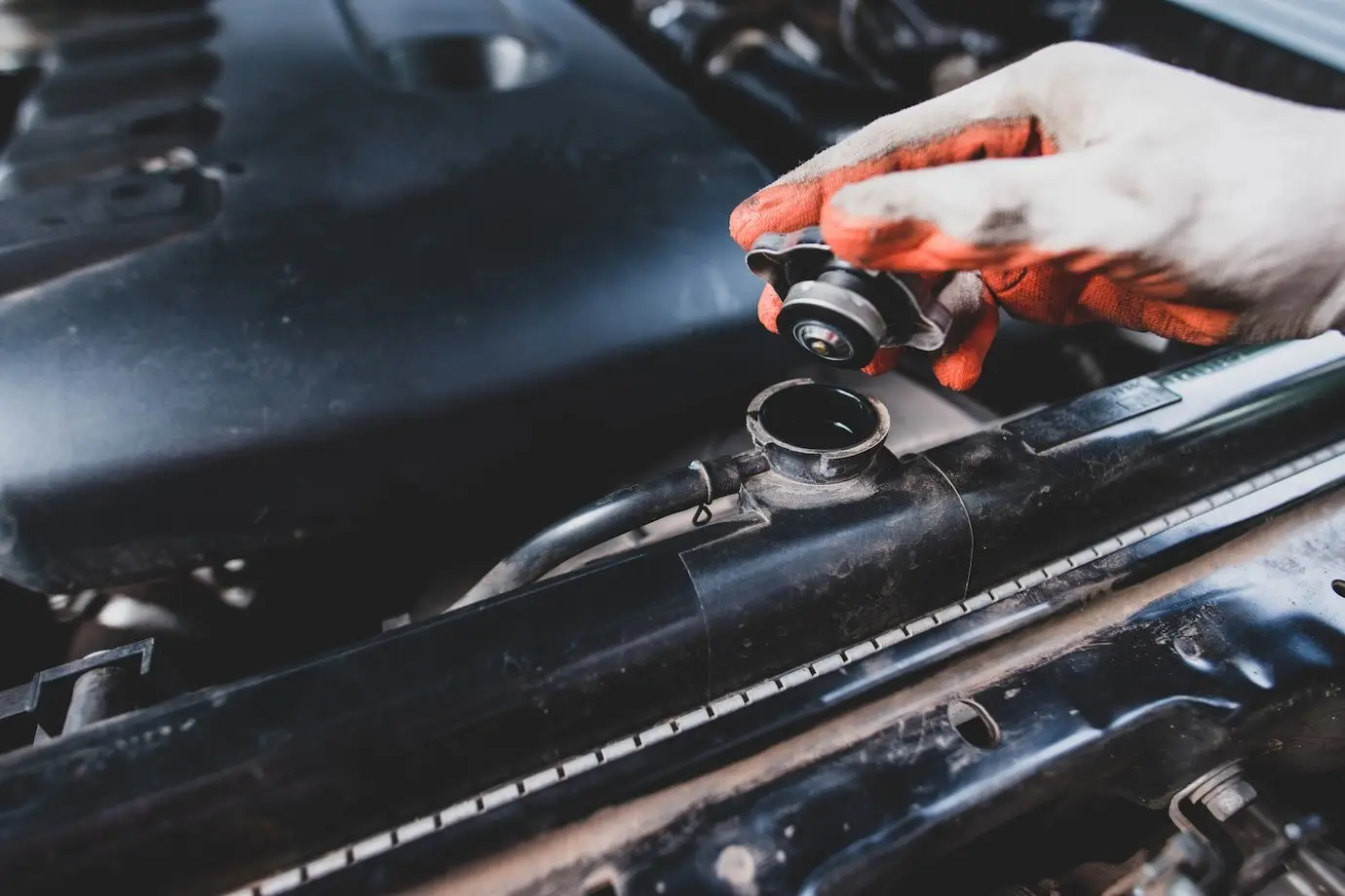 Periksa Level Cairan Radiator Secara Rutin