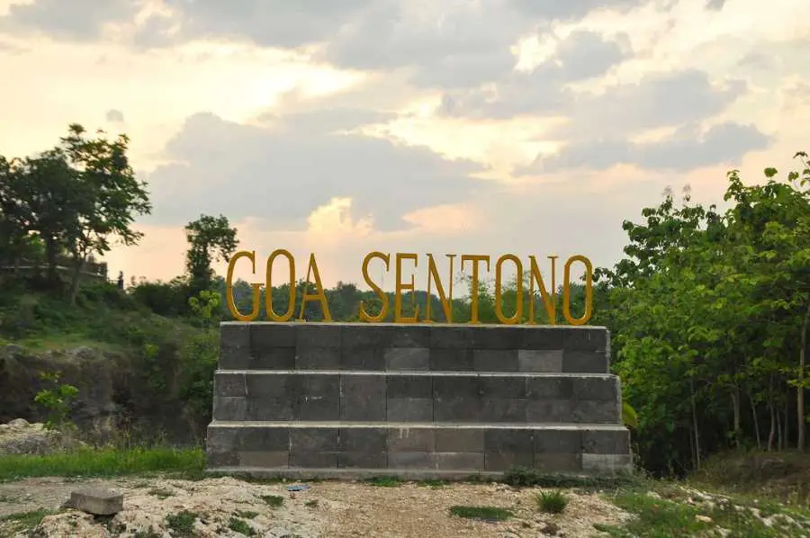 Goa Sentono