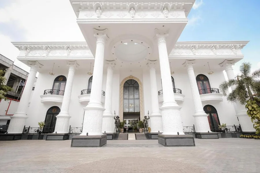 Grand Palace Hotel