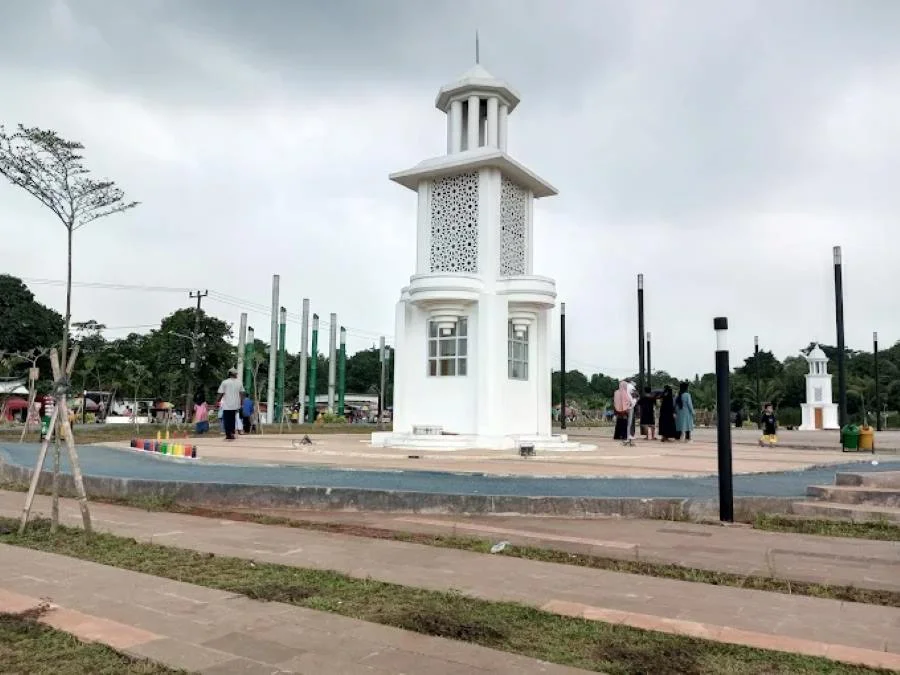 Alun-Alun Edu Forest