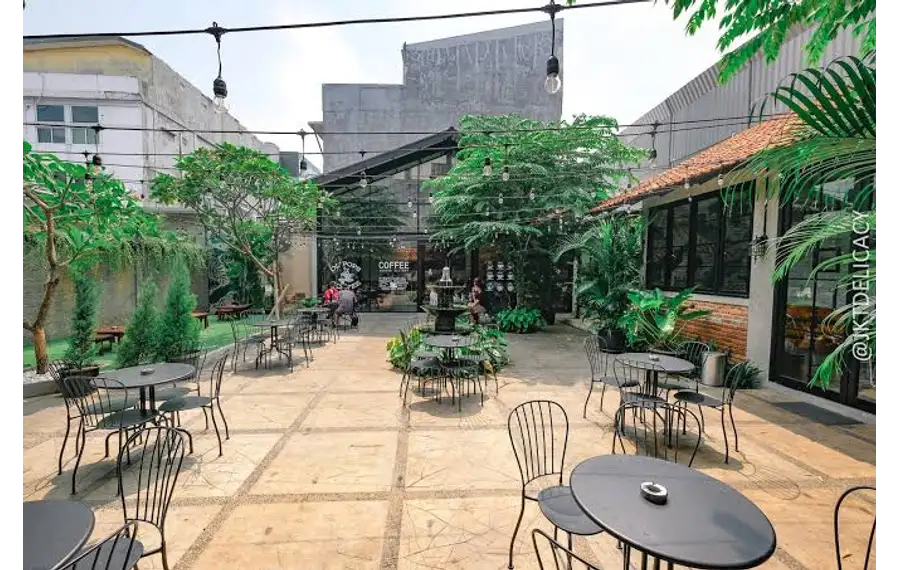 Cafe Hits Outdoor dengan View Sawangan