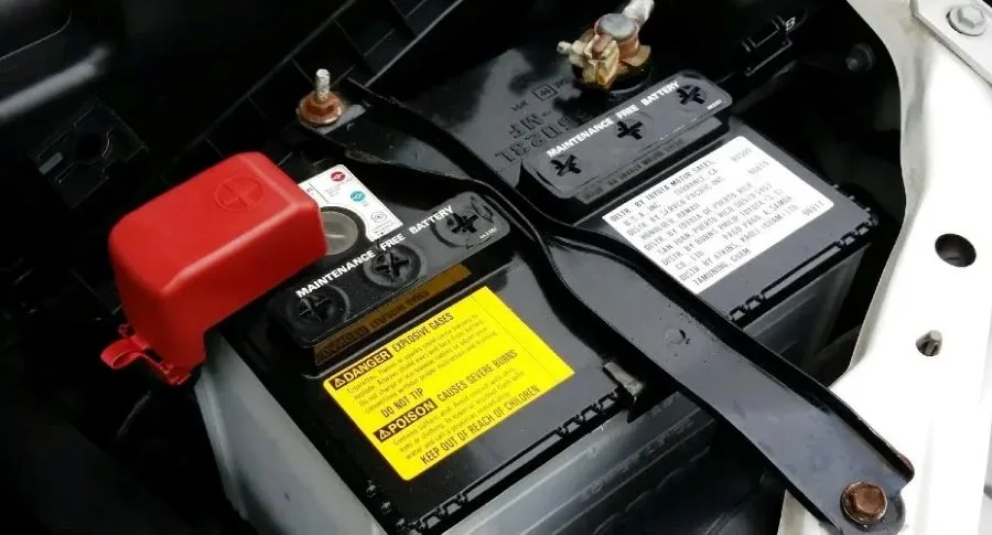 Spesifikasi Aki Hiace Premio