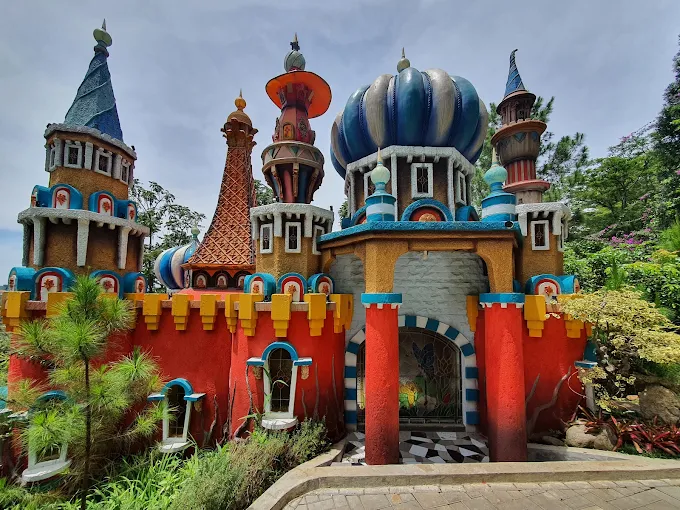 Famoso Garden