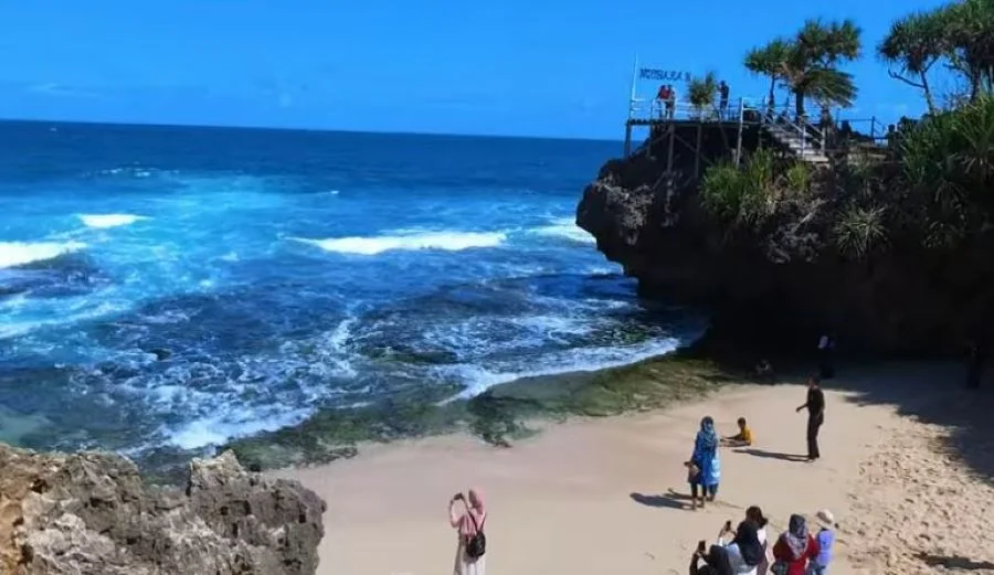 Pantai Ngobaran