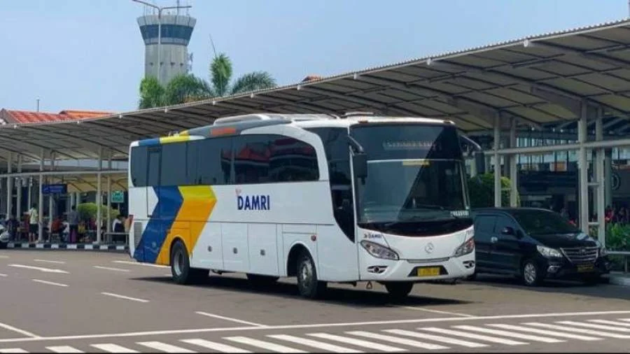 Bus DAMRI Dari Gambir ke Bandara Soekarno Hatta