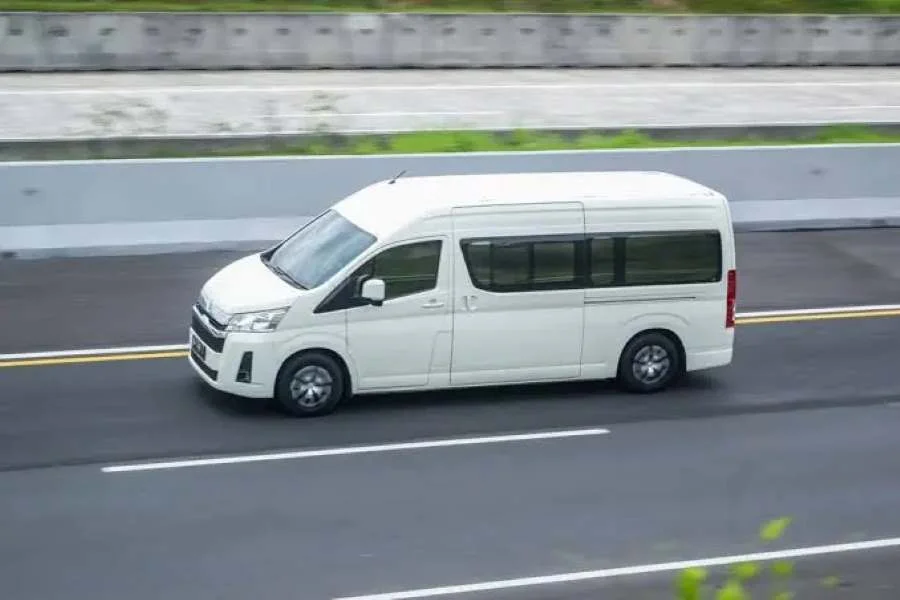 Menggunakan Shuttle Travel Menuju Merak