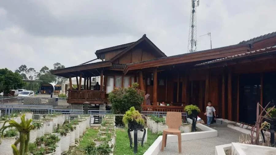 Villa Alkaturi Syariah Cottage