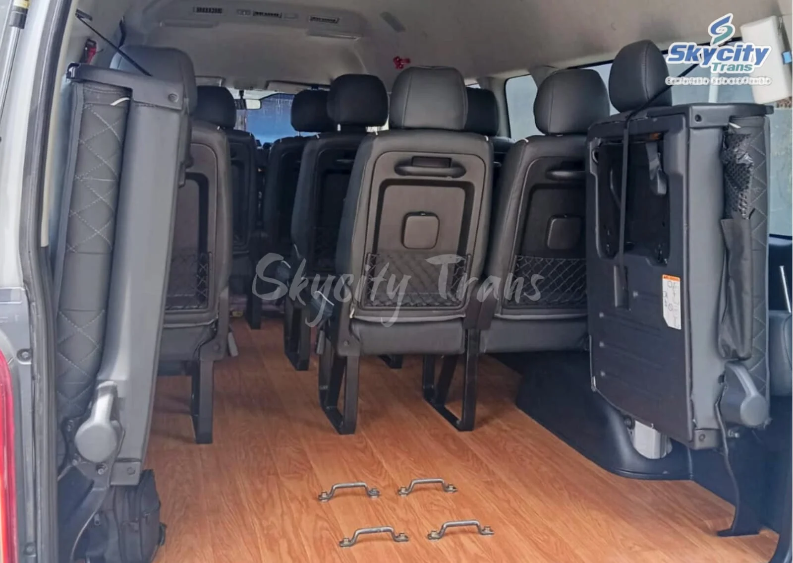 Bagasi Hiace Commuter Skycity Trans