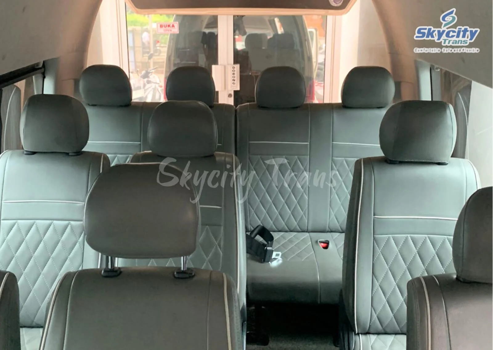 Kursi Hiace Commuter Skycity Trans