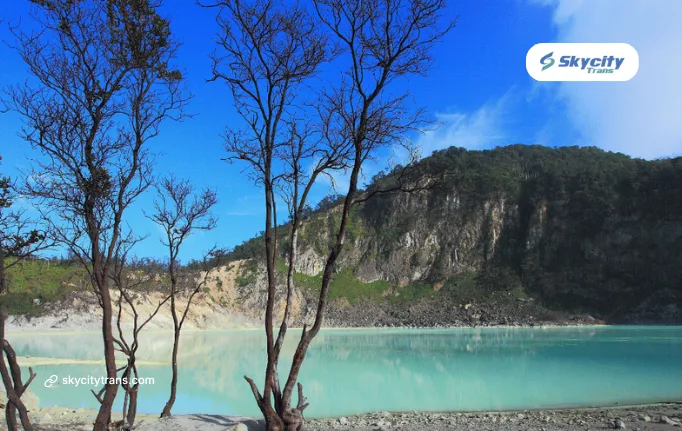 Destinasi Liburan ke Bandung Naik Hiace