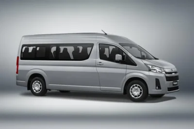 sewa hiace liburan keluarga jakarta