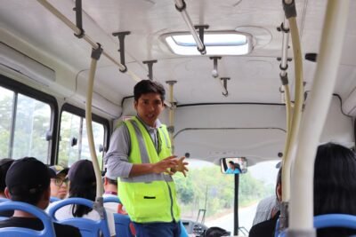 Gambaran tour guide untuk studyd tour sekolah
