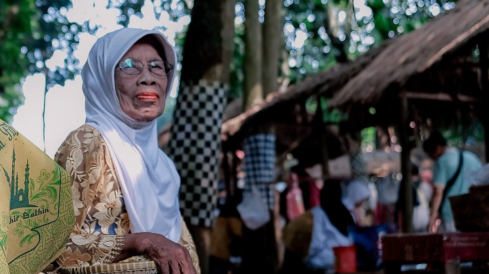 Ziarah Walisongo bersama lansia