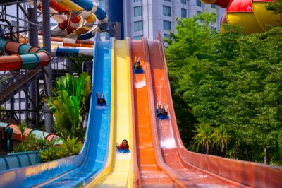 Kolam renang Atlantis Ancol