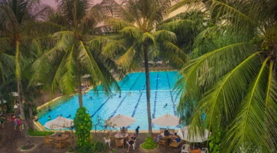 Kolam renang Pantai Mutiara