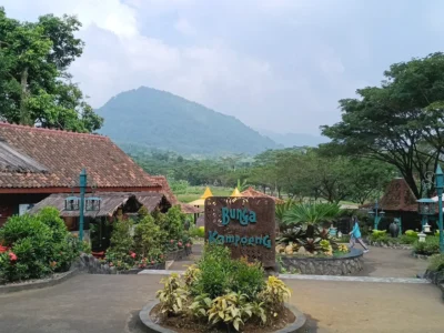 Restoran di Sentul: Bunga Kampoeng