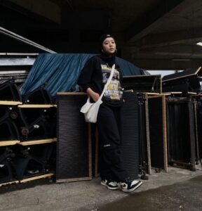 Ide outfit nonton konser hijab,