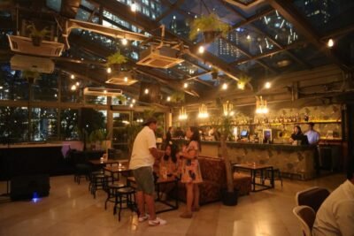 Cafe Rooftop: Lucy in The Sky 