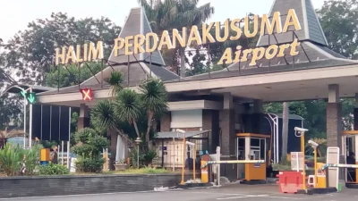 Pasar Senen ke Bandara Halim Perdanakusuma