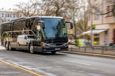 Hiace vs Medium Bus
