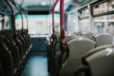 Transportasi pergi ke konser terbaik Shuttle bus dari promotor