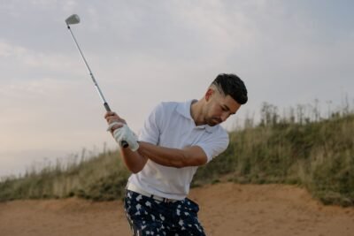 Baju untuk main golf