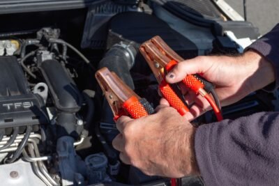 Persiapan mobil di musim hujan: Kabel jumper