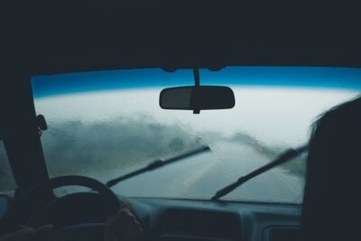 Tips mengemudi saat hujan