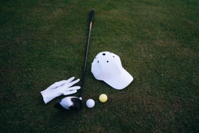 Aksesoris untuk main golf