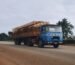 Tips Menyetir Aman di Sekitar Truk dan Bus
