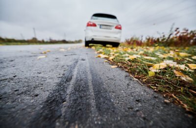 Tips mengemudi saat hujan